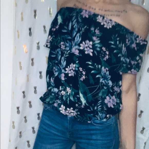 American Eagle Outfitters Tops - 3 for $12 AE off the shoulder shirt